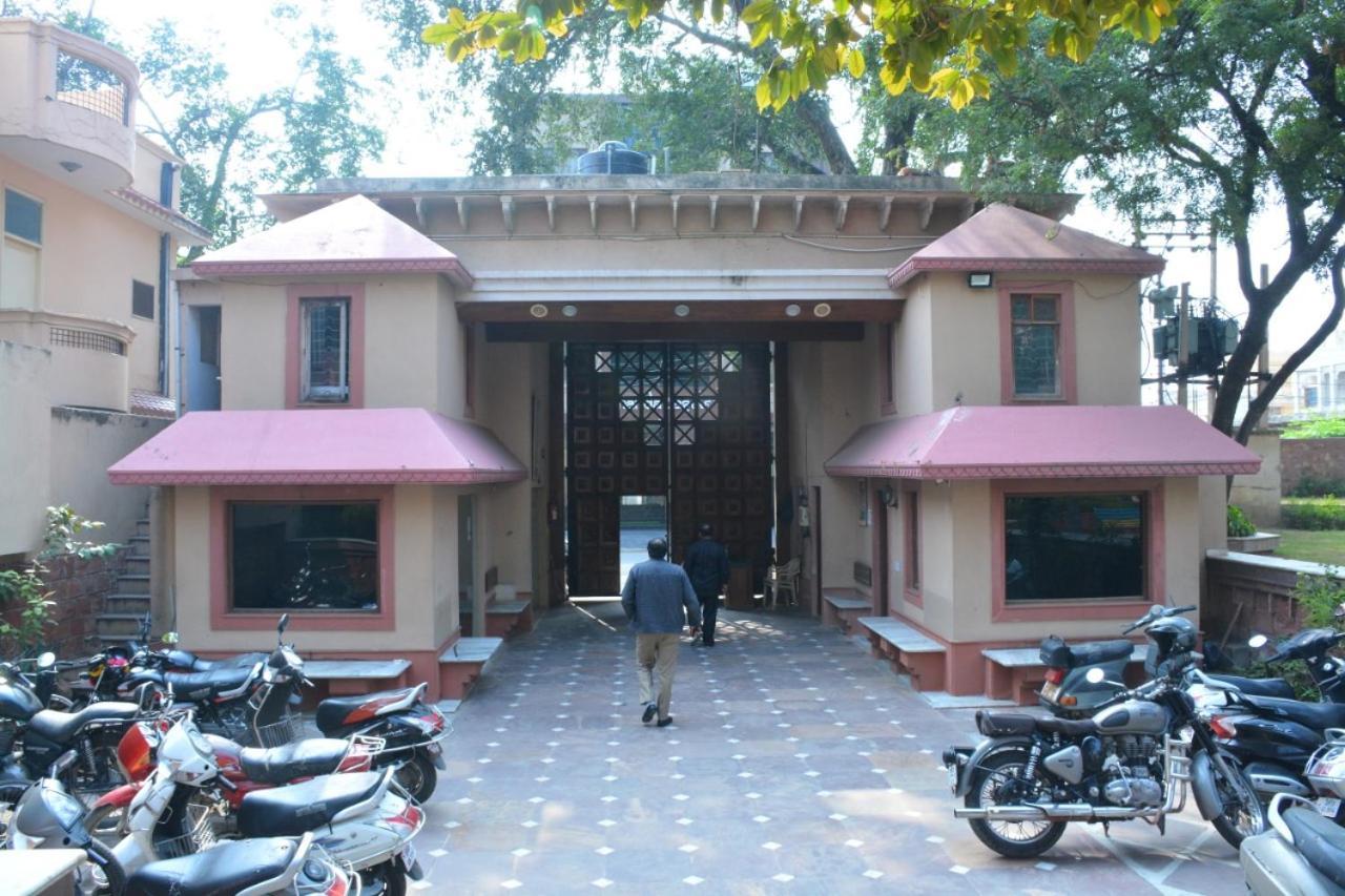 Ananda Krishna Van Vrindavan Luaran gambar