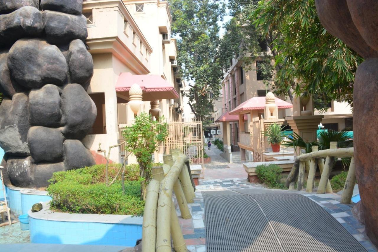 Ananda Krishna Van Vrindavan Luaran gambar