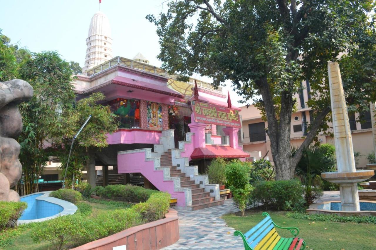 Ananda Krishna Van Vrindavan Luaran gambar